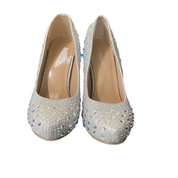 Cute!! Sparkle Heels Size 7! - Picture 2 of 6